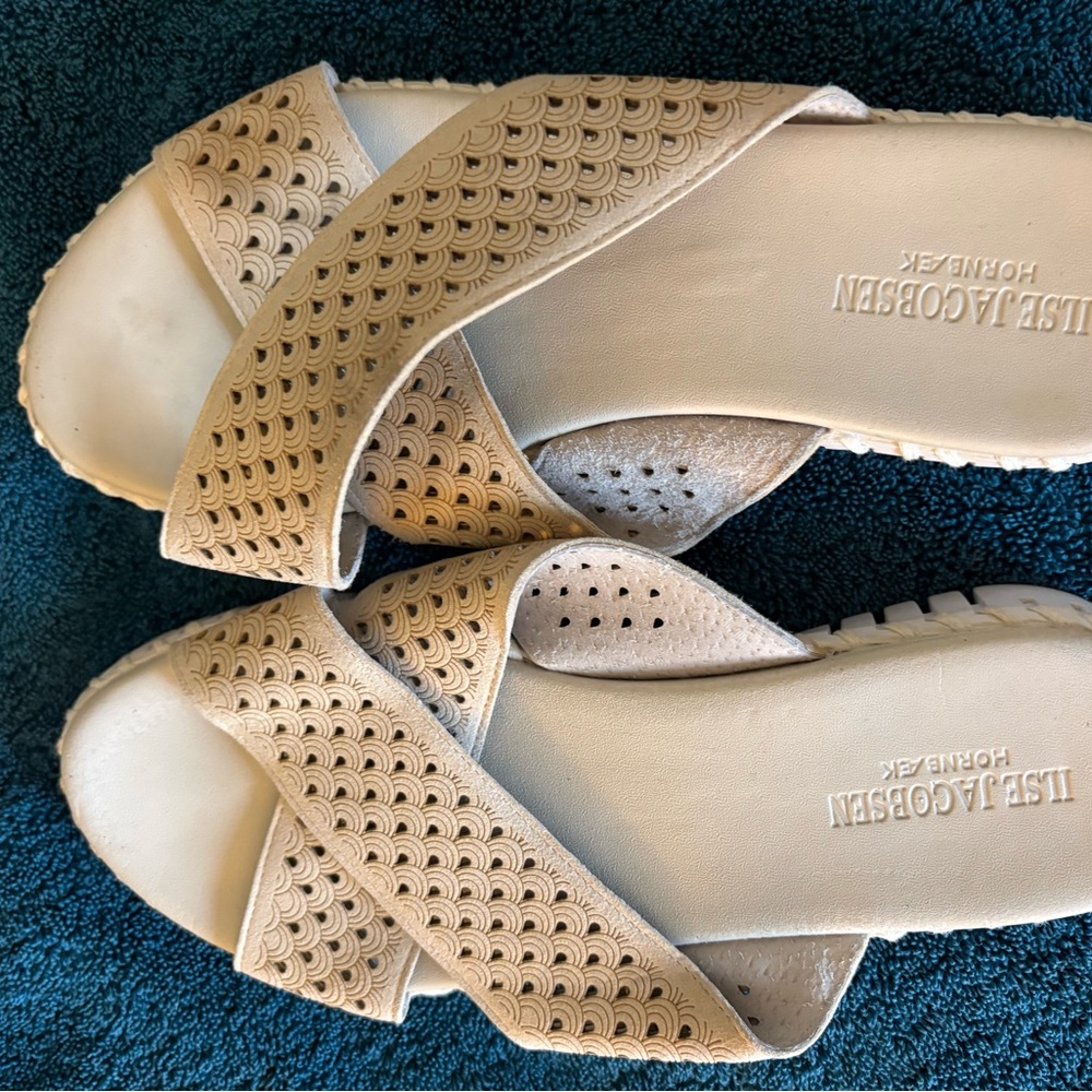 Ilse Jacobsen Beige Textured Sandals